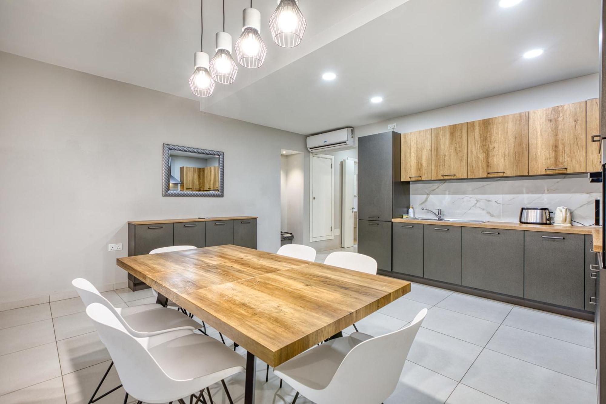 Unique Two Bedroom Apt With Huge Outdoor Area And Close To Entertainment Is-Swieqi Exterior foto