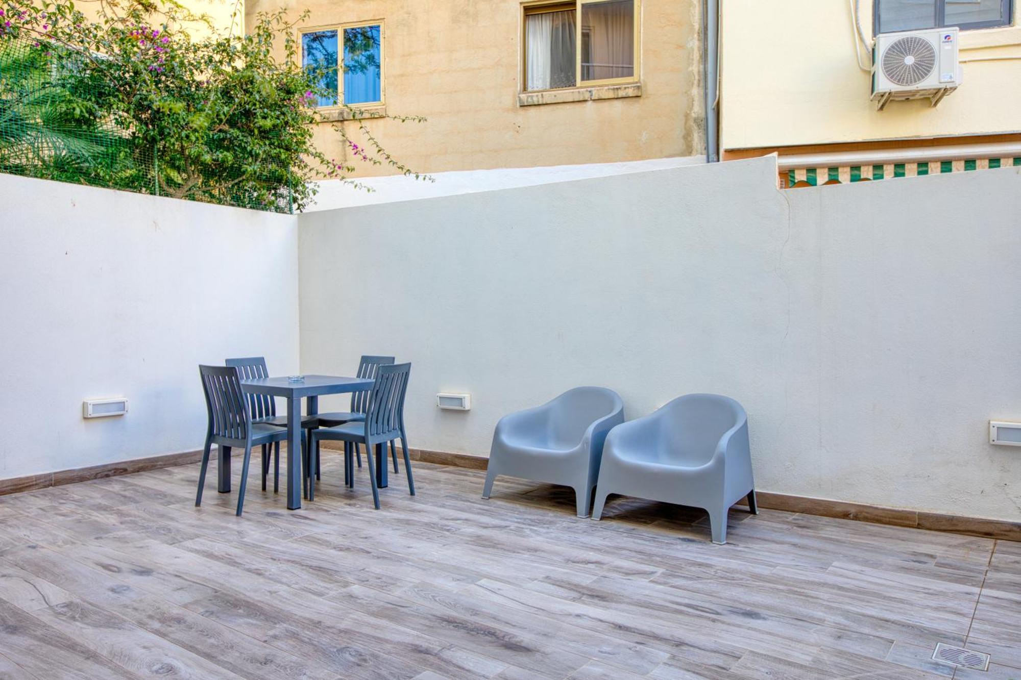 Unique Two Bedroom Apt With Huge Outdoor Area And Close To Entertainment Is-Swieqi Exterior foto