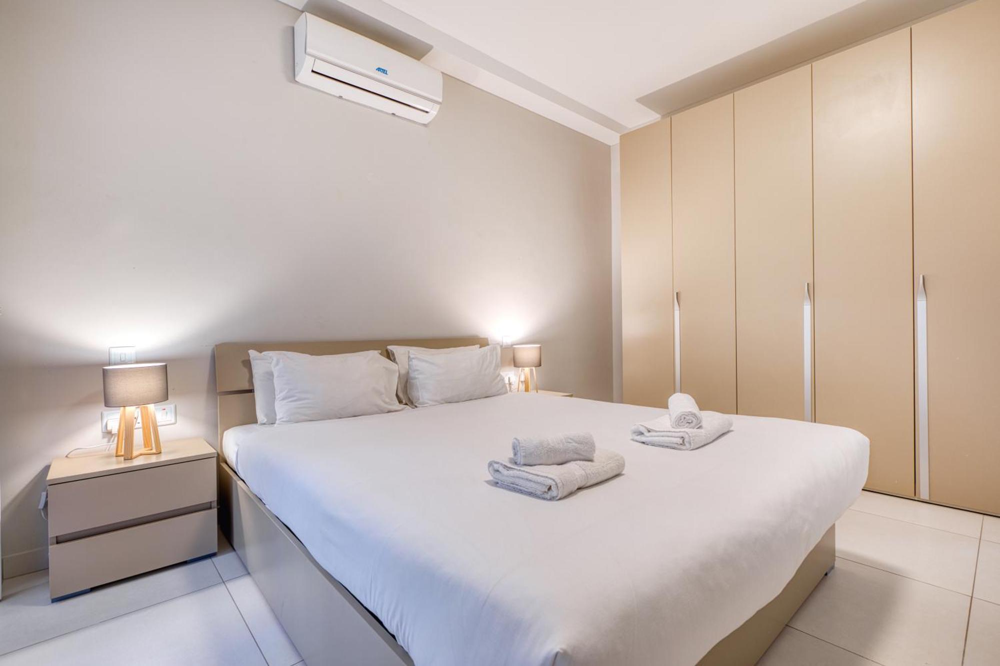 Unique Two Bedroom Apt With Huge Outdoor Area And Close To Entertainment Is-Swieqi Exterior foto